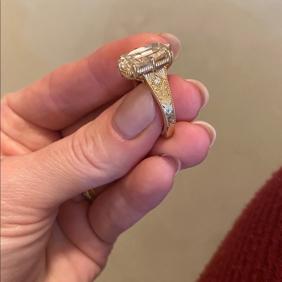 10k Yellow Gold Ring - Picture 4 of 6